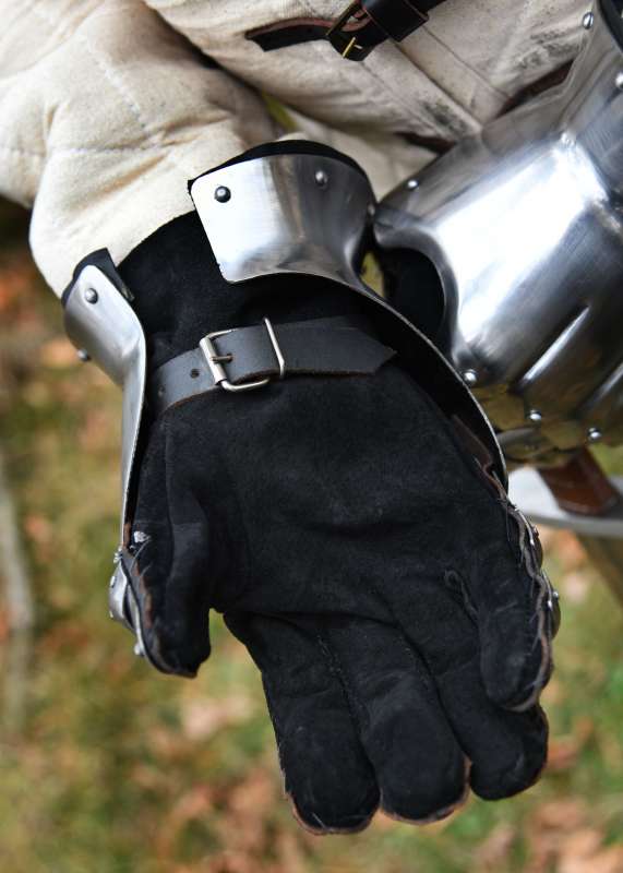 Medieval Hourglass Gauntlets with Decorative Rivets, 14th C., 1.6 mm Steel, Plate Armour for the Hands