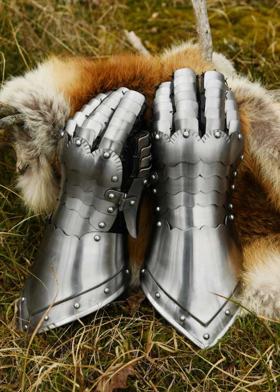 Plate Gloves / Gauntlets