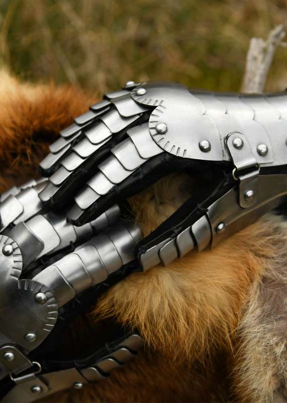 Plate Gloves / Gauntlets