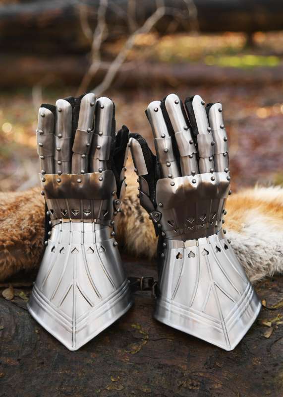 Gothic Gauntlets (pair), steel