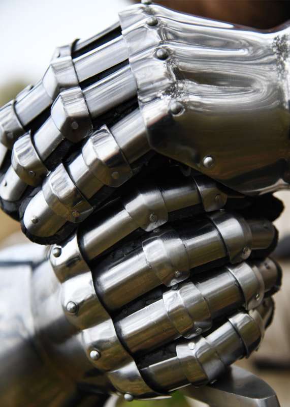 Medieval Hourglass Gauntlets, 14th C., 1.6 mm Steel, Plate Armour for the Hands