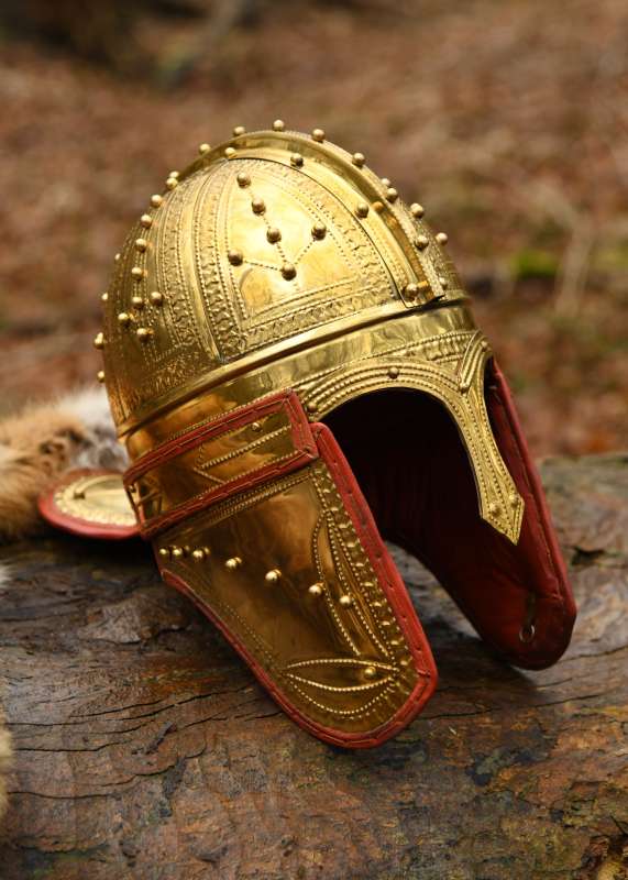 Deurne helmet, 4th century