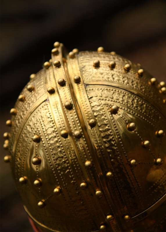 Deurne helmet, 4th century