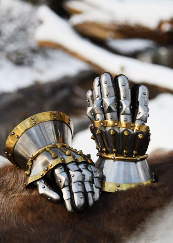 Hourglass Gauntlets, Milan ca. 1370, approx. 1.6 mm Steel