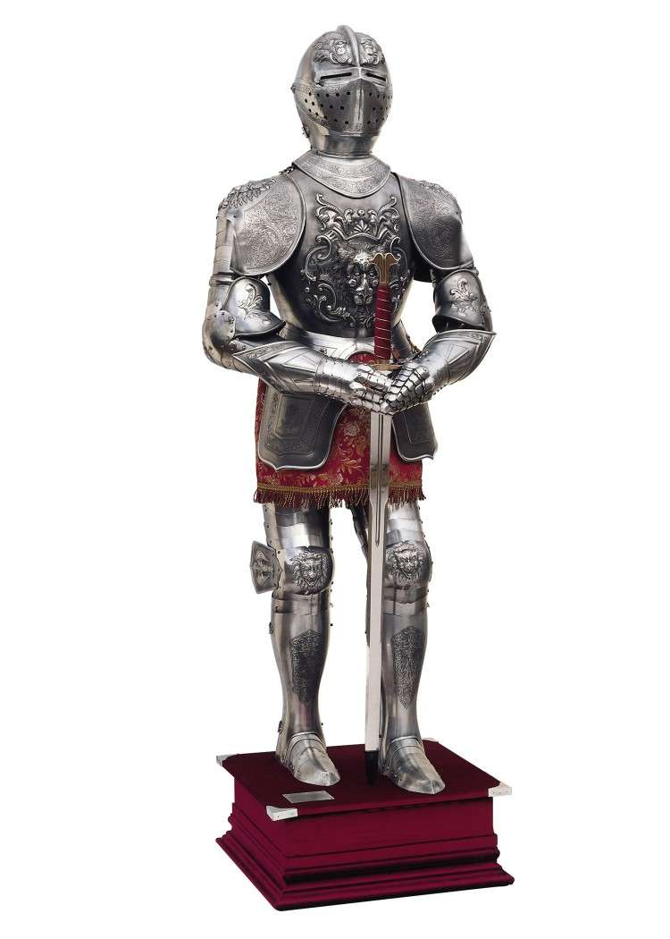 Embossed Carlos V Suit of Knights Armor, Marto