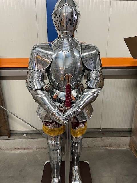 Knights Armor of Charles V with decorative etching, Marto